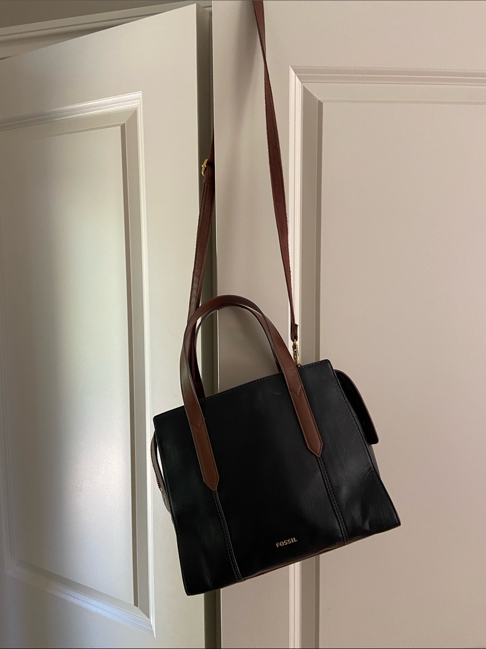 Fossil Black Leather Sara Satchel with Brown Handles - Picture 2 of 9